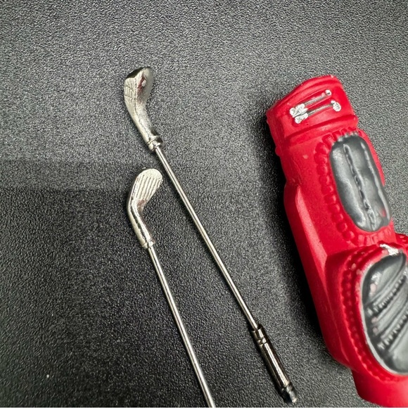 Red Miniature Golf Bag with Clubs - Picture 4 of 11